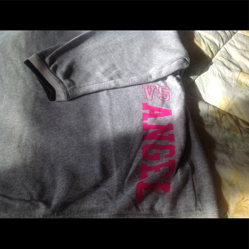 🌺Adorable Victoria Secrets sweatshirt EUC XL 🌺